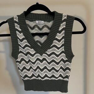 Ardene Green and White Knit Crop Top